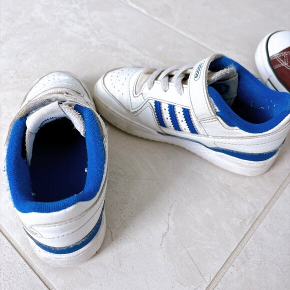 SMALL KIDS SIZE 10 CONVERSE AND ADIDAS, PRICE FOR BOTH - Picture 7 of 10